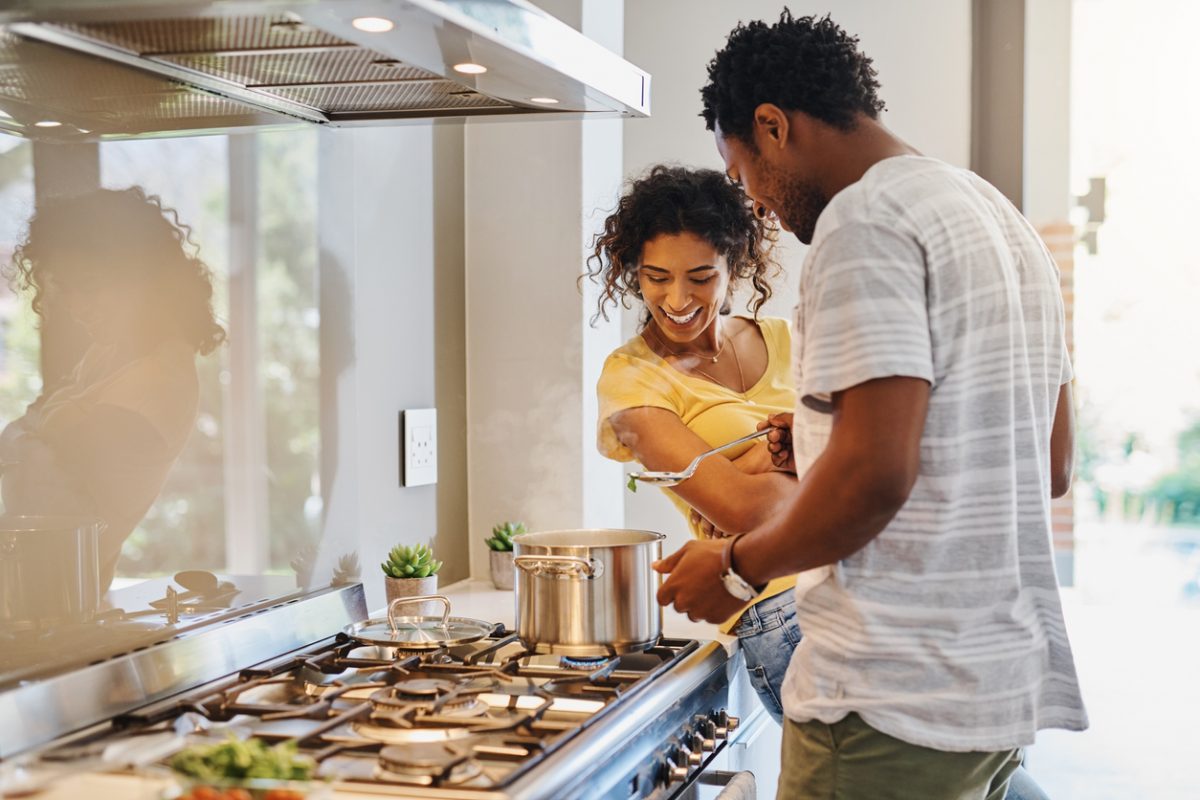 É hora de começar a cozinhar. Vamos colocar a mão na massa?