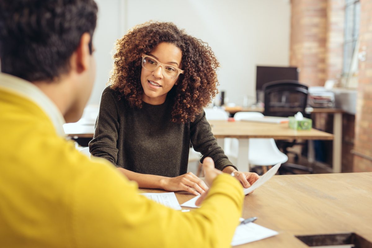 Como se destacar na entrevista de trabalho.